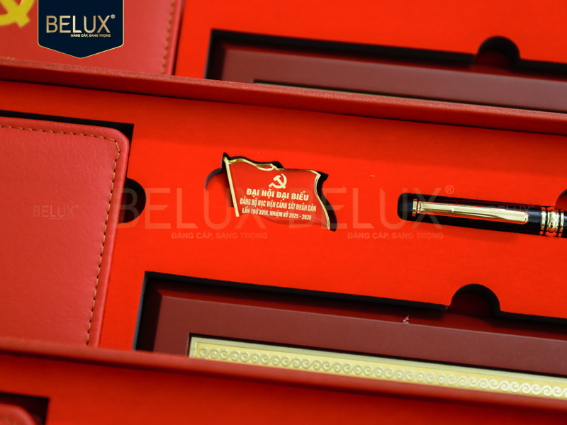 Lô 200 tranh Tòa Nhà Học Viện Cảnh Sát Nhân Dân 25x20cm bằng đồng thiết kế theo yêu cầu